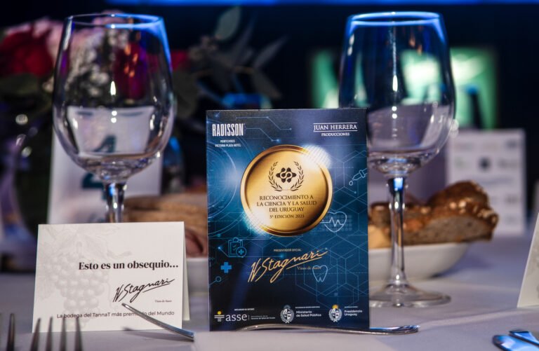 H Stagnari en Reconocimiento a la Ciencia y Salud del Uruguay 2025